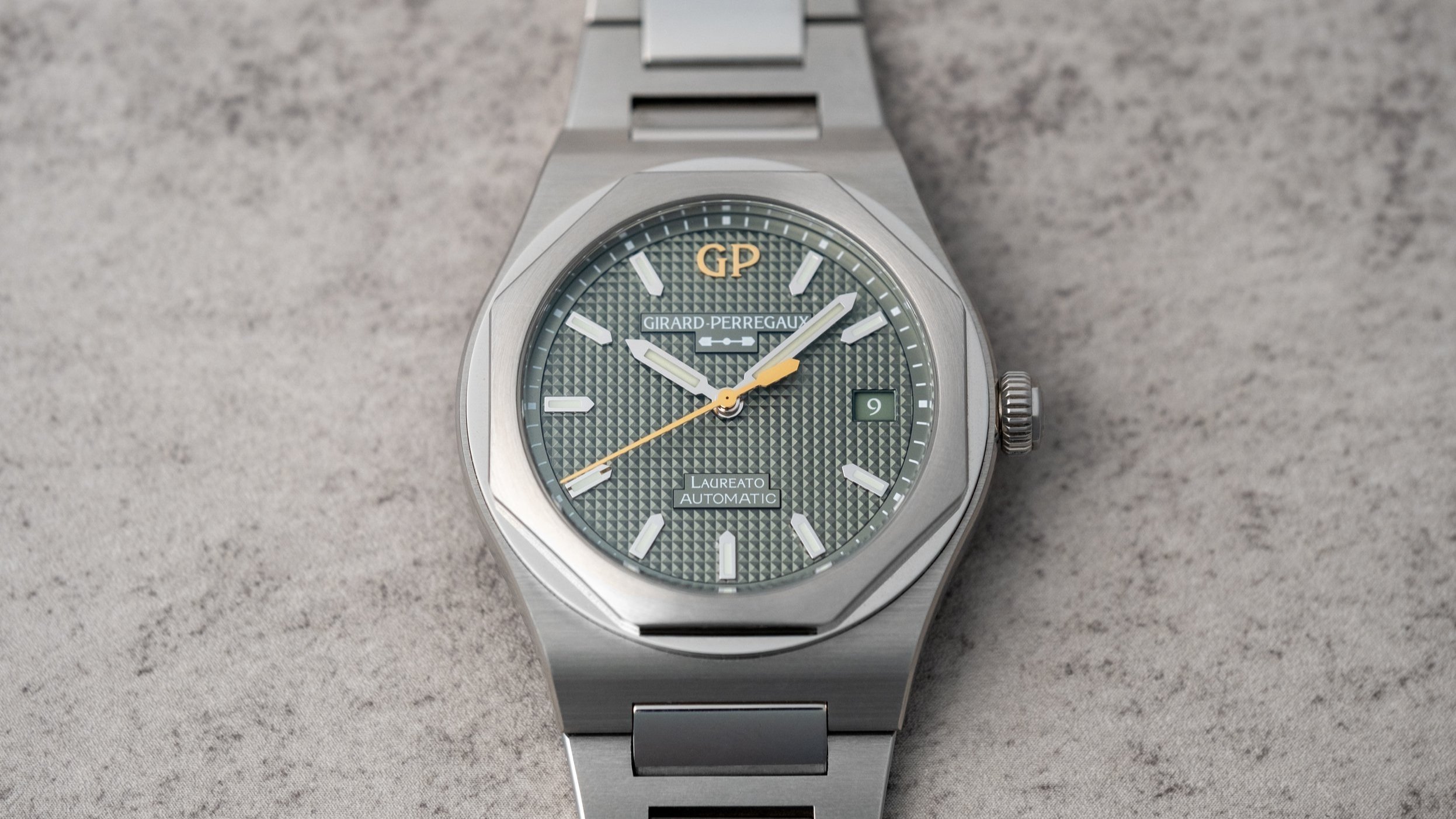 7083 ★Greco GP-330(GPM-1R) Girard-Perregaux Laureato 38mm Sage Green Review